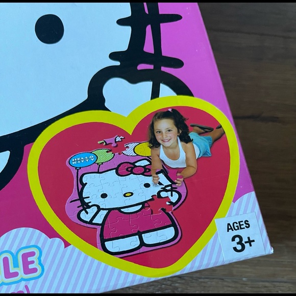 HELLO KITTY-Imported (NWT) GIANT Floor Puzzle-50 Pieces - Picture 3 of 6